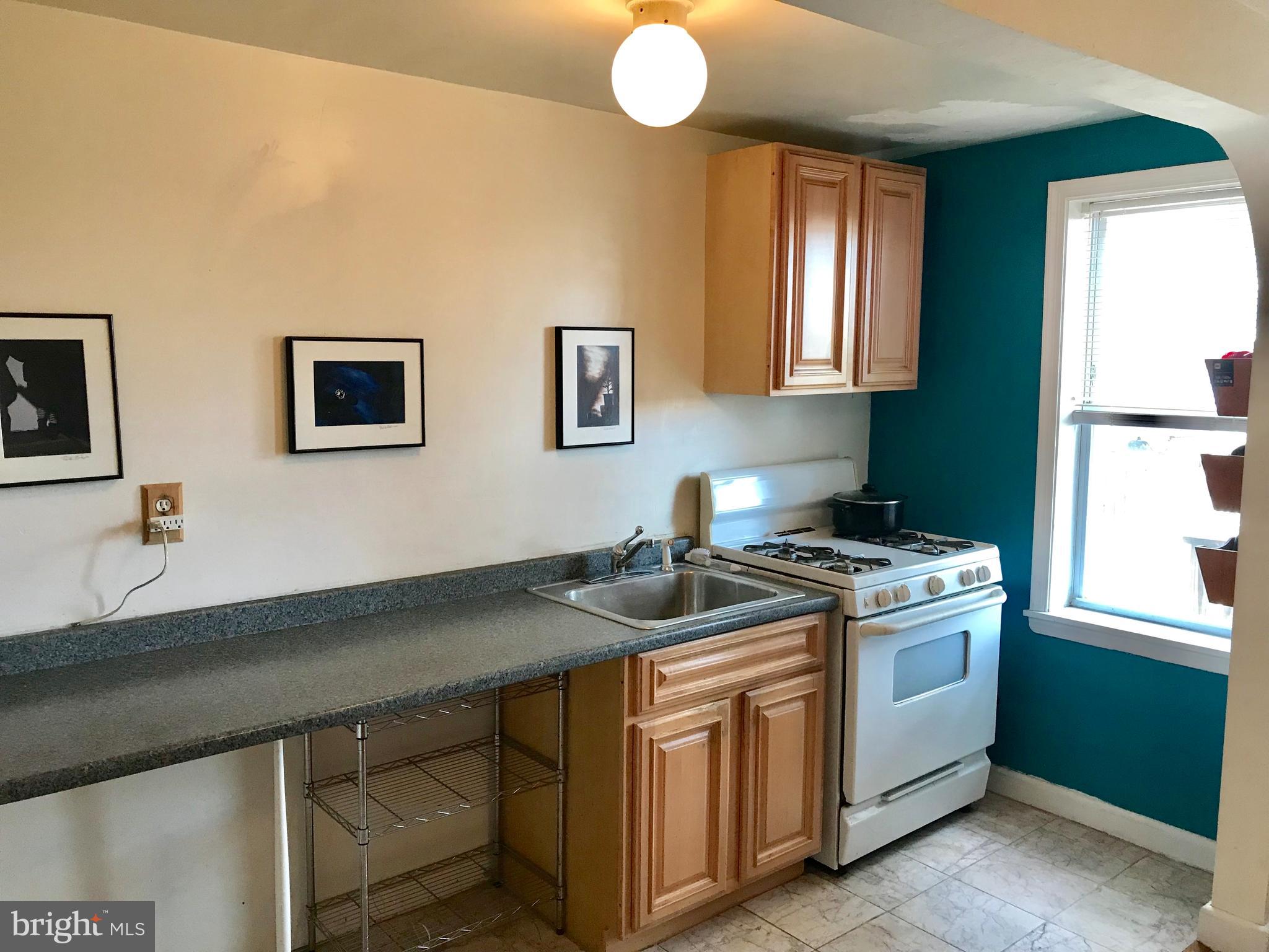 1233 Haverhill Road Baltimore, MD 21229 - Photo 4 of 13 Gallery Image 4