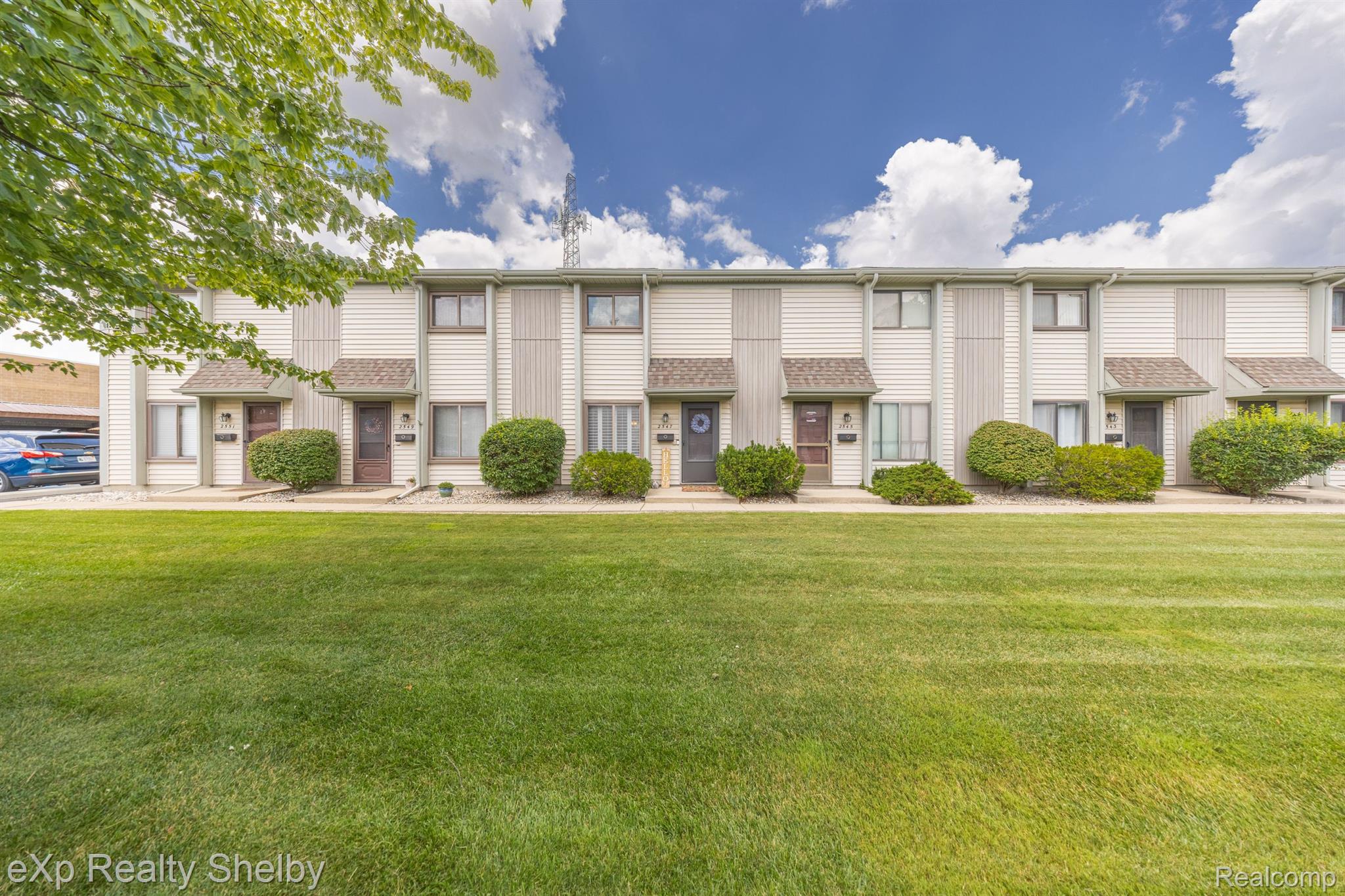 2547 Samoset Road Royal Oak, MI 48073 - Photo 2 of 29