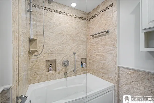 $459,900 | 32 University Park, Pomfret, NY 14063