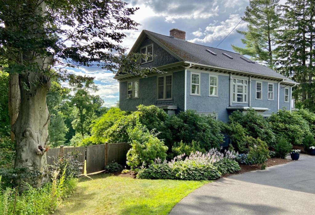 58 Sunset Avenue Amherst, MA 01002 - Photo 1 of 41 Gallery Image 1