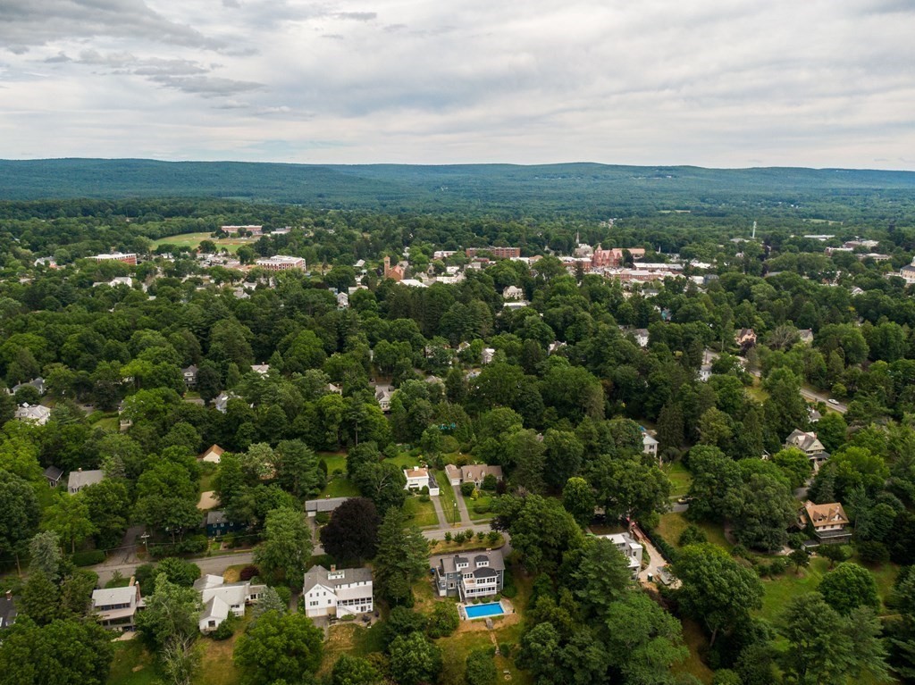 58 Sunset Avenue Amherst, MA 01002 - Photo 3 of 41 Gallery Image 3