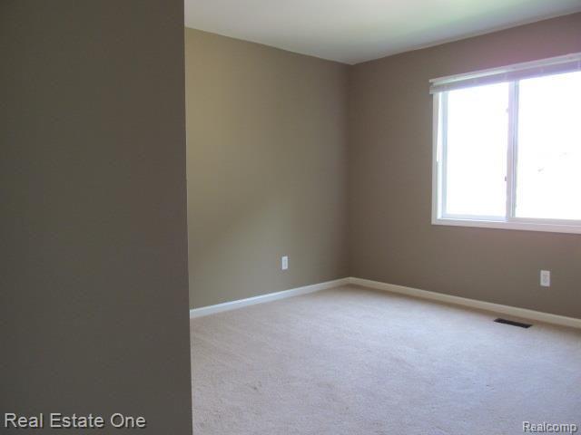 3095 Honor Drive Rochester, MI 48309 - Photo 17 of 30 Honor Drive 021.jpg