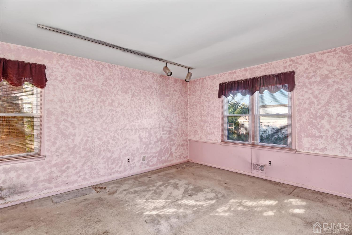 14 Kevin Road East Brunswick, NJ 08816 - Photo 12 of 23 Gallery Image 12