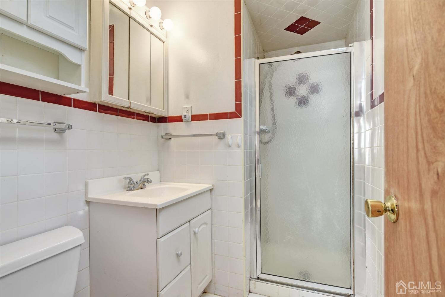 14 Kevin Road East Brunswick, NJ 08816 - Photo 13 of 23 Gallery Image 13