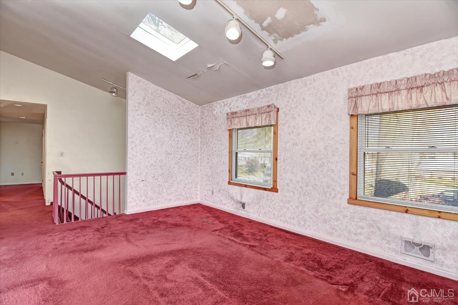 14 Kevin Road East Brunswick, NJ 08816 - Photo 4 of 23 Gallery Image 4