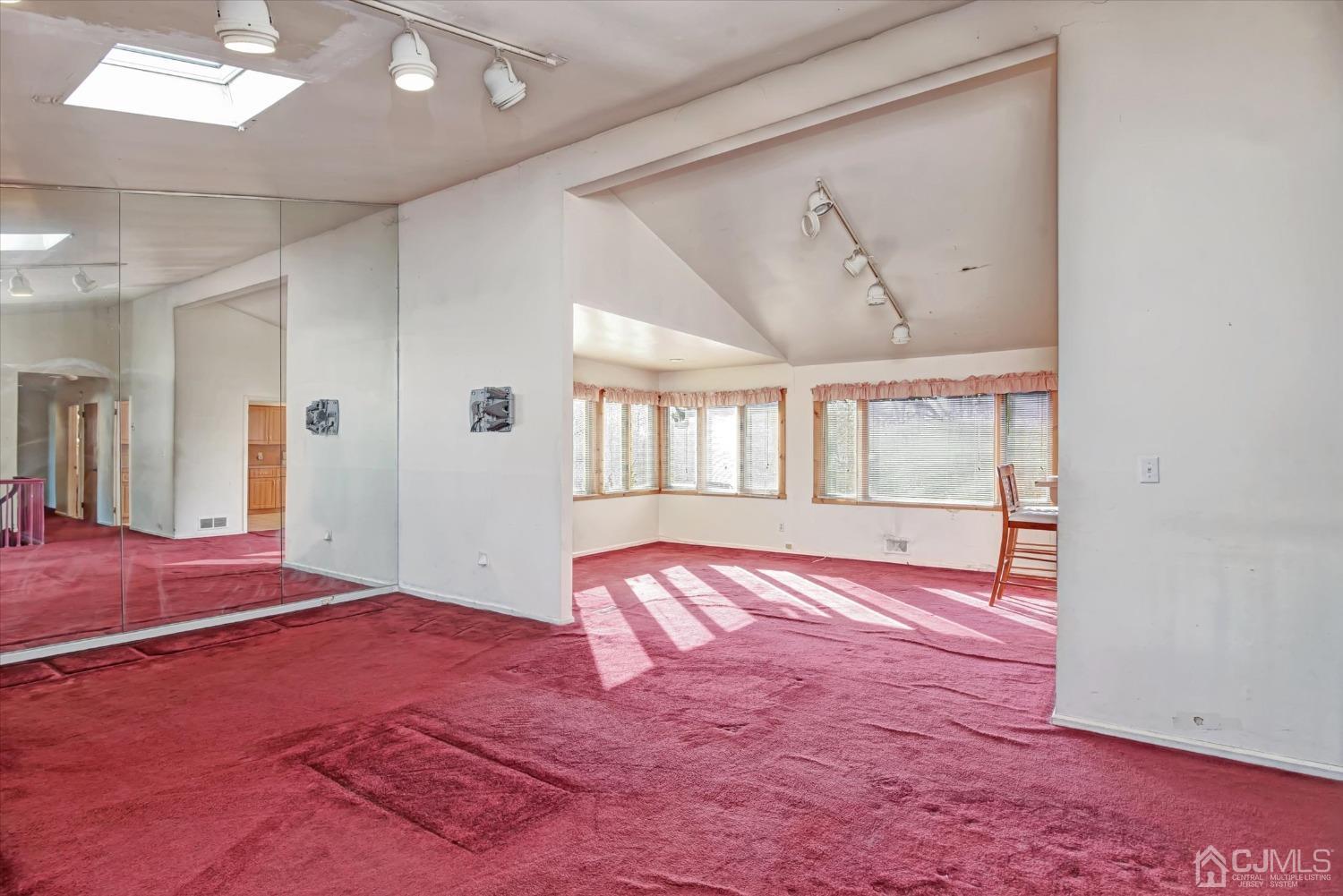 14 Kevin Road East Brunswick, NJ 08816 - Photo 7 of 23 Gallery Image 7