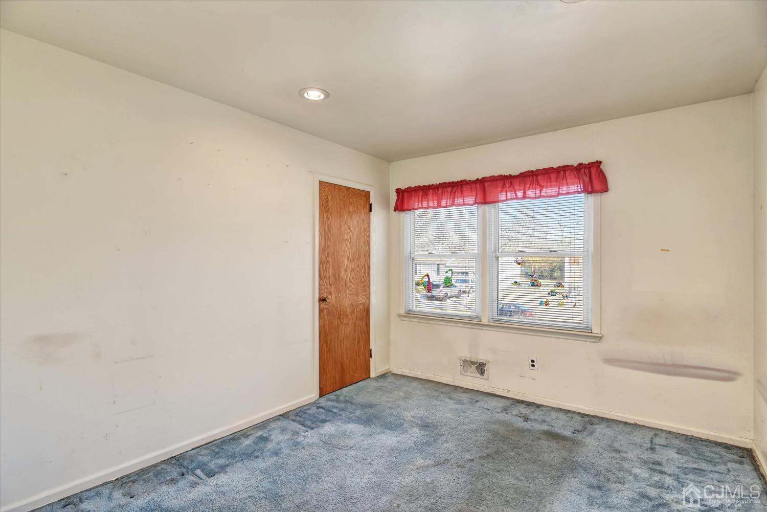 14 Kevin Road East Brunswick, NJ 08816 - Photo 10 of 23 Gallery Image 10