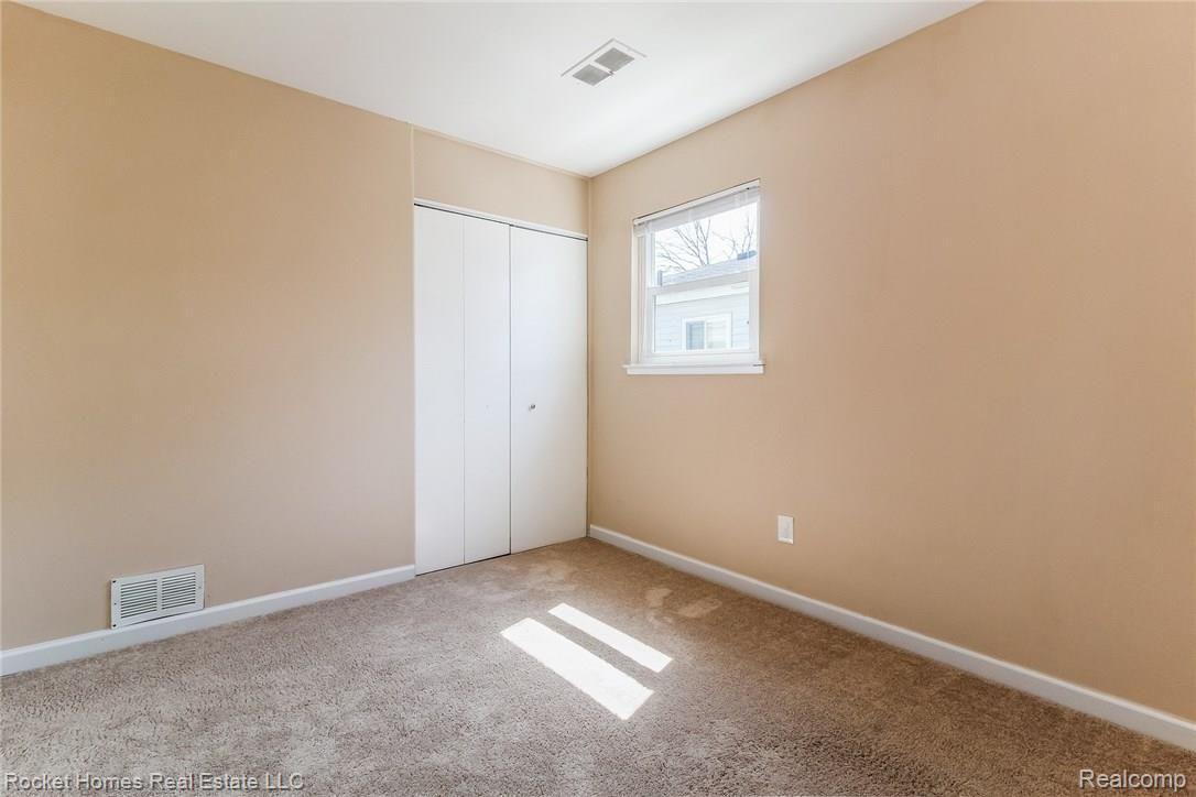 19981 Rensellor Street Livonia, MI 48152 - Photo 14 of 24 014-Bedroom-5572821-medium.jpg
