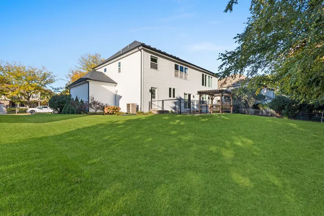 $625,000 | 517 Meadowwood Lane, Oswego, IL 60543