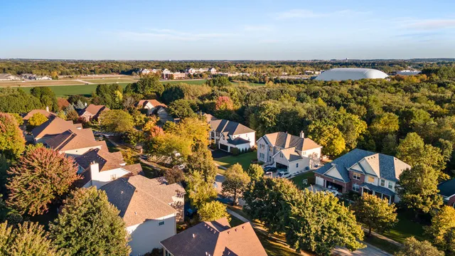 $625,000 | 517 Meadowwood Lane, Oswego, IL 60543