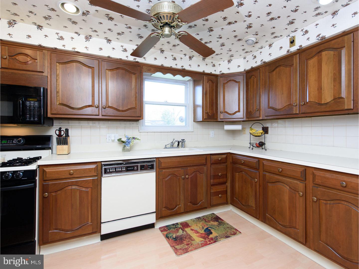 510 West Heather Road Oreland, PA 19075 - Photo 11 of 19 Gallery Image 11