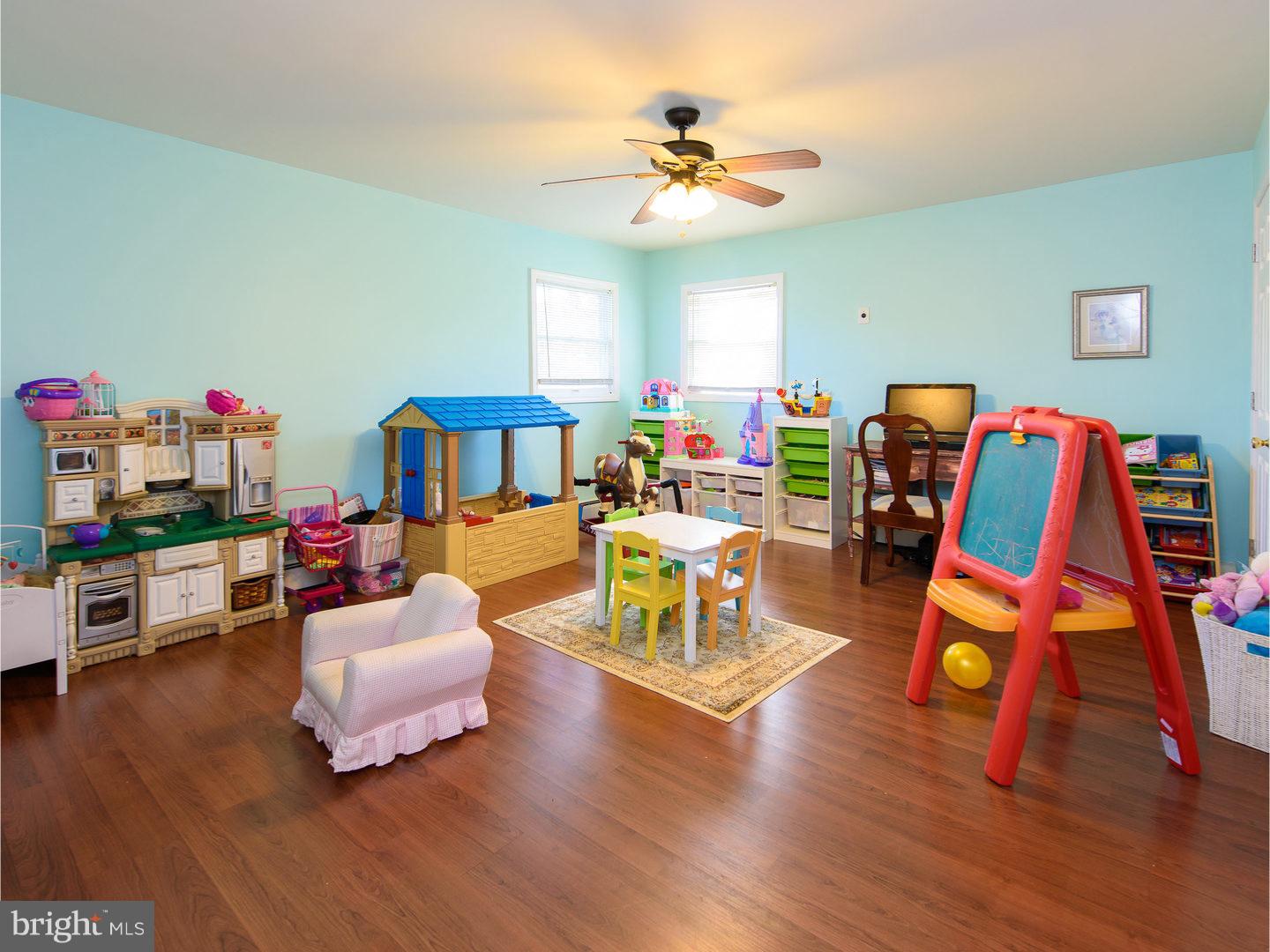 510 West Heather Road Oreland, PA 19075 - Photo 10 of 19 Gallery Image 10