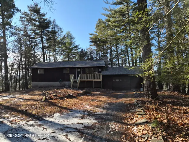 $389,000 | 186 Sportsmen Drive, Cresco, PA 18326