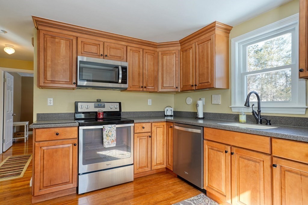 87 Roberts Road Ashland, MA 01721 - Photo 7 of 28 Gallery Image 7