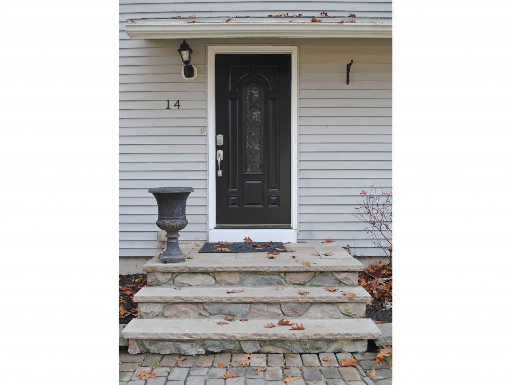 14 Rugby Road Nashua, NH 03063 - Photo 5 of 29 Gallery Image 5