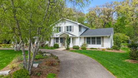$825,000 | 4742 Gaywood Drive, Minnetonka, MN 55345