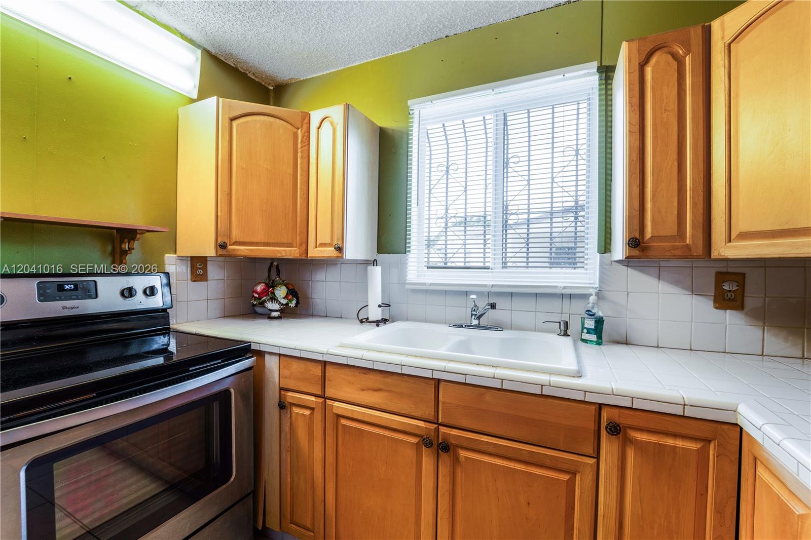 11941 Southwest 4th Street Miami, FL 33184 - Photo 10 of 40