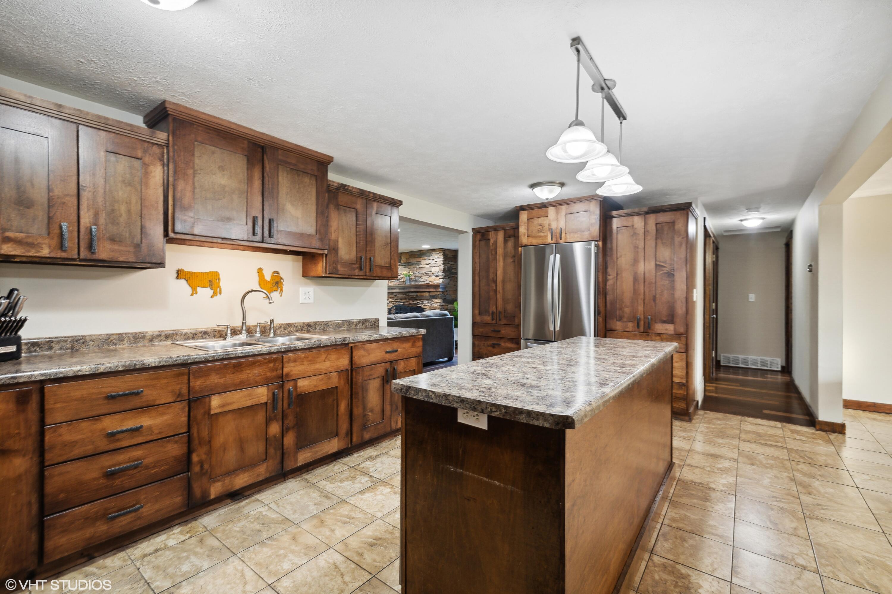 4574 Hanover Road Sawyer, MI 49125 - Photo 6 of 33 06_4574Hanoverrd_177001_Kitchen_HiRes