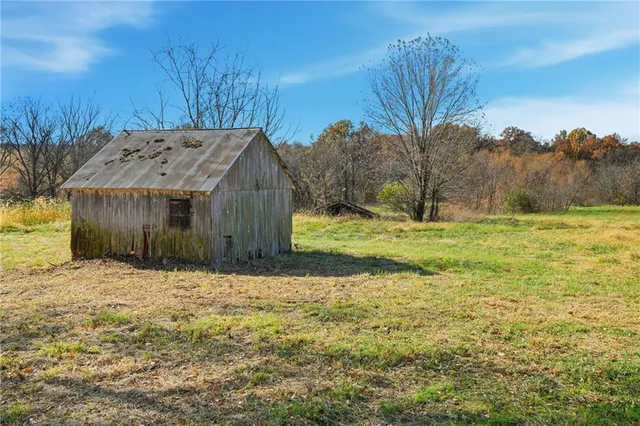 $390,000 | 1181 Southeast 228th Street, Lathrop, MO 64465