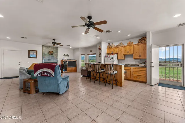 $725,000 | 22900 West Hylton Street, Congress, AZ 85332