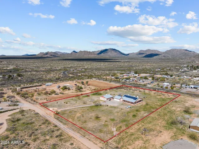 $725,000 | 22900 West Hylton Street, Congress, AZ 85332