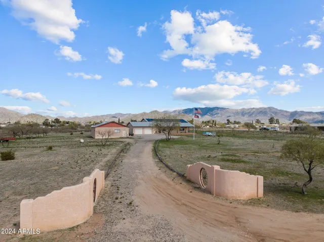 $725,000 | 22900 West Hylton Street, Congress, AZ 85332