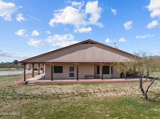 $725,000 | 22900 West Hylton Street, Congress, AZ 85332
