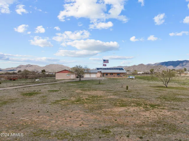 $725,000 | 22900 West Hylton Street, Congress, AZ 85332