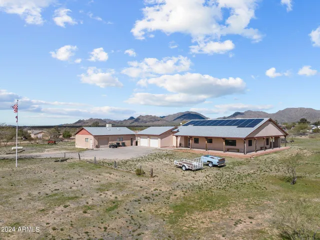 $725,000 | 22900 West Hylton Street, Congress, AZ 85332