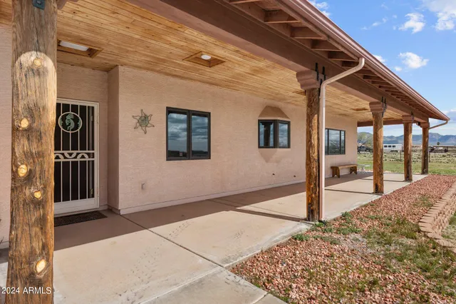 $725,000 | 22900 West Hylton Street, Congress, AZ 85332