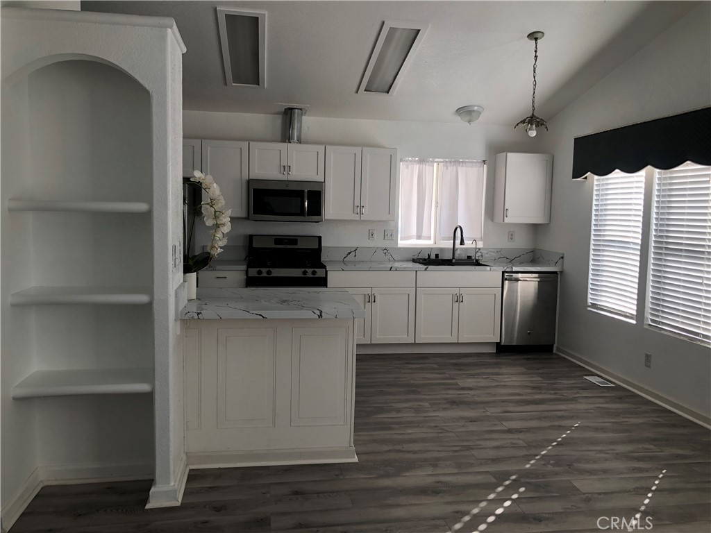 4901 Green River Road, Unit 319 Corona, CA 92878 - Photo 18 of 43