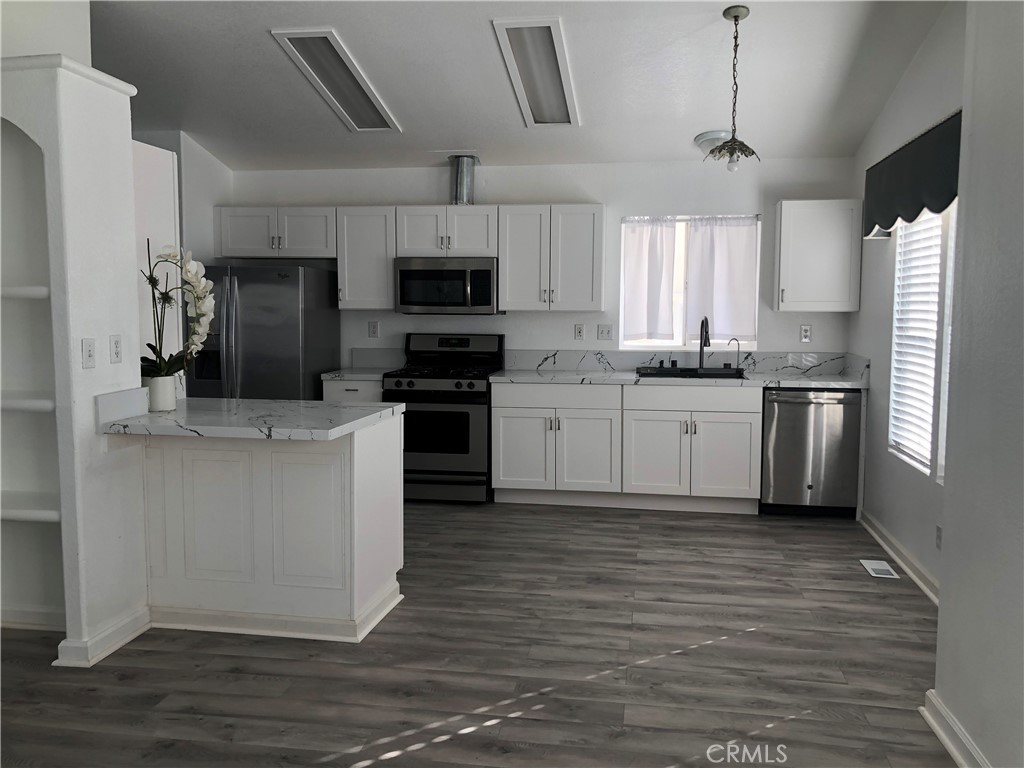 4901 Green River Road, Unit 319 Corona, CA 92878 - Photo 10 of 43