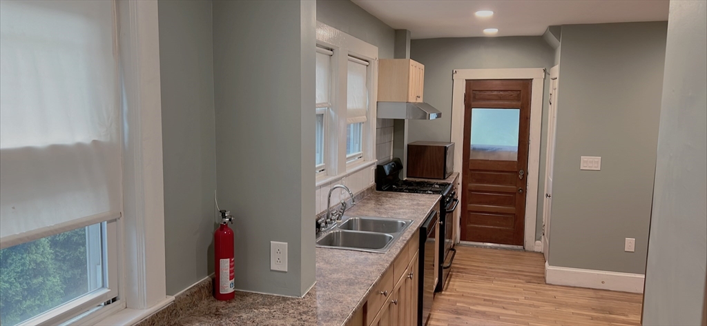 20 Lenglen Road, Unit 1 Newton, MA 02458 - Photo 2 of 10