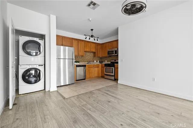 a close up view of a washer and dryer