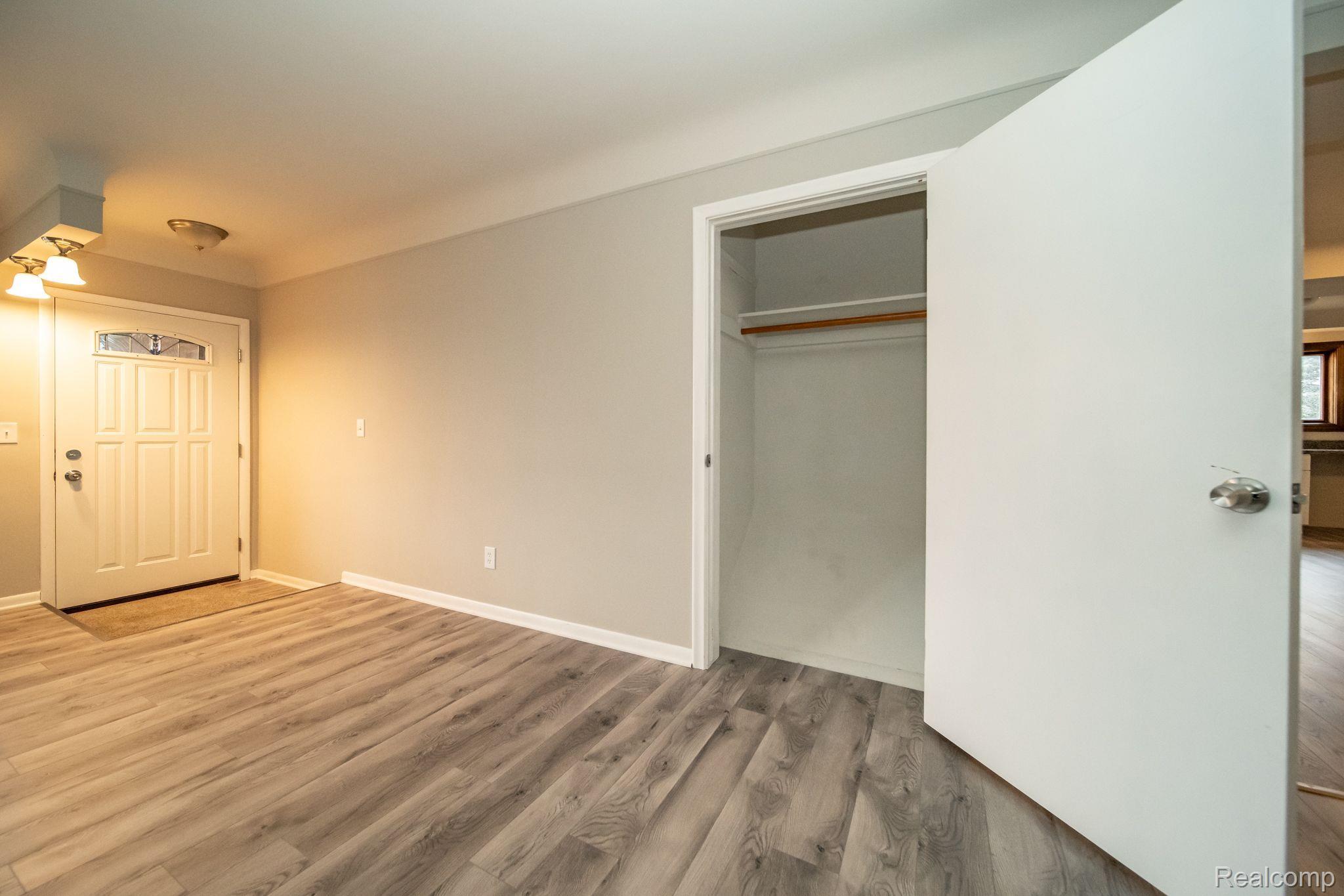 11390 Racine Road Warren, MI 48093 - Photo 18 of 81 Gallery Image 18