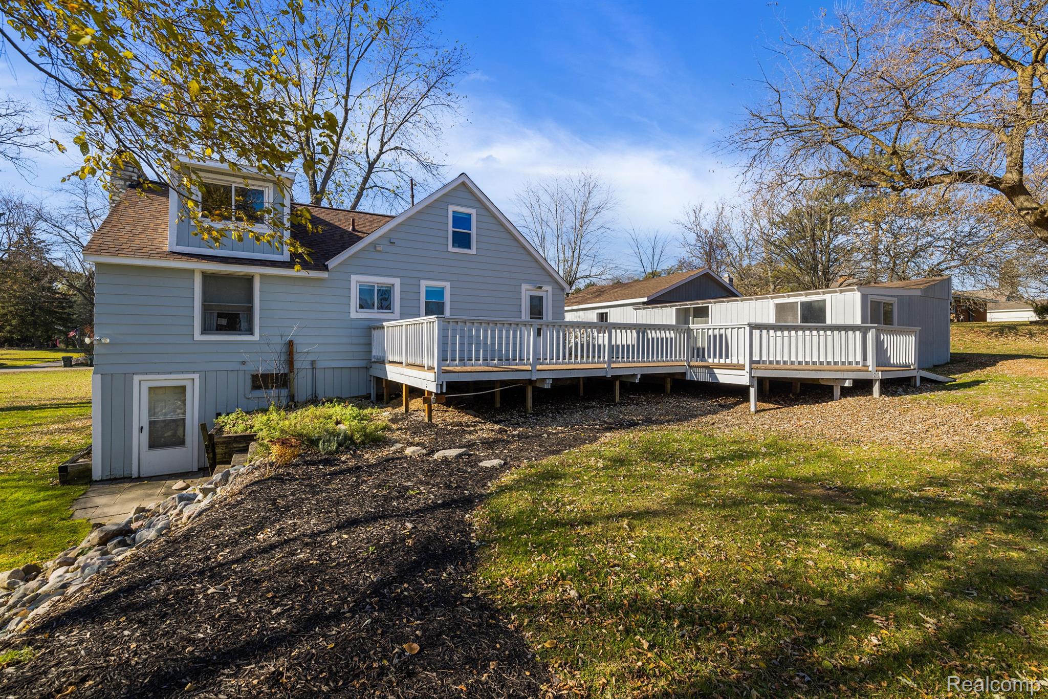 915 Hemingway Road Lake Orion, MI 48362 - Photo 47 of 57