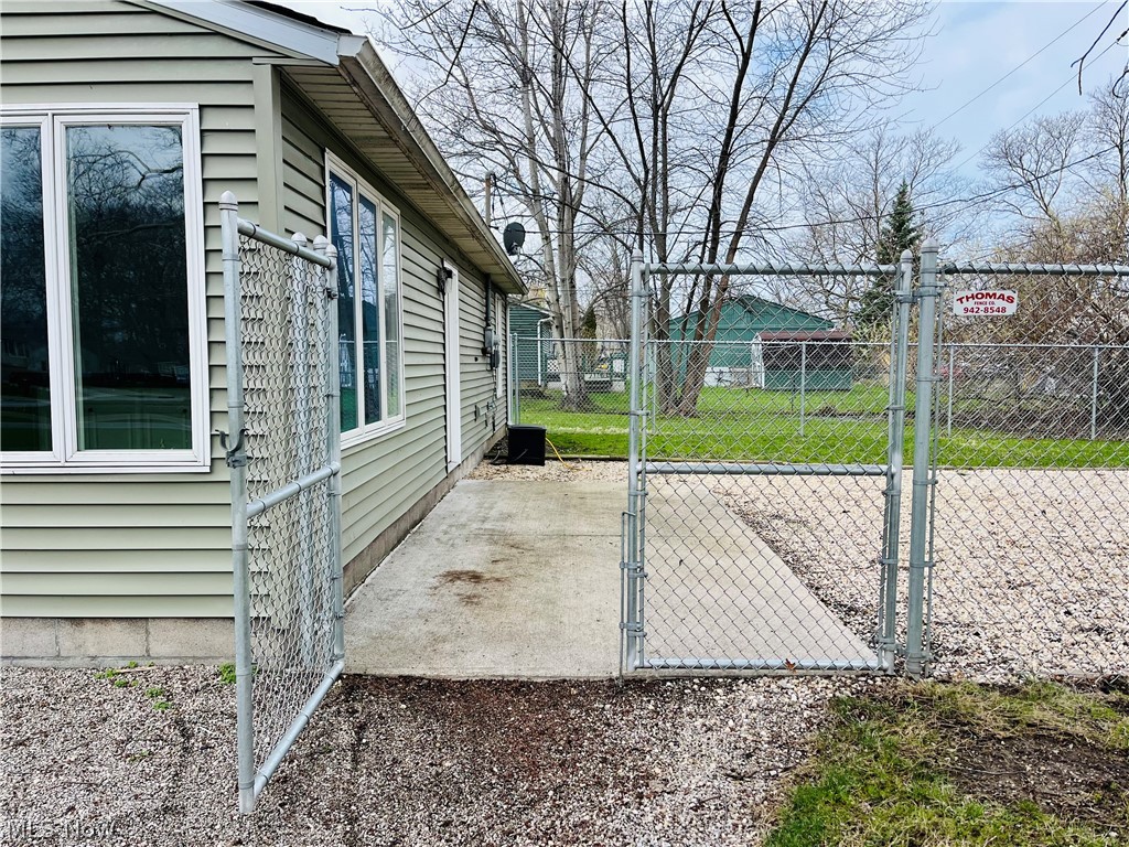 7063 Lake Road Madison, OH 44057 - Photo 13 of 42