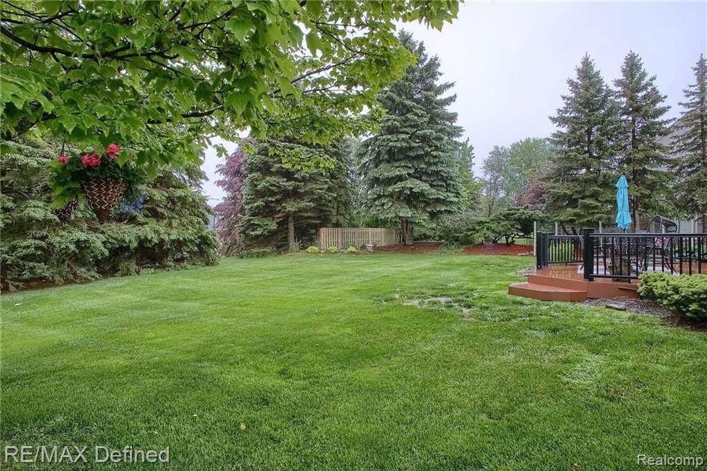 1272 Chaffer Drive Rochester Hills, MI 48306 - Photo 3 of 34