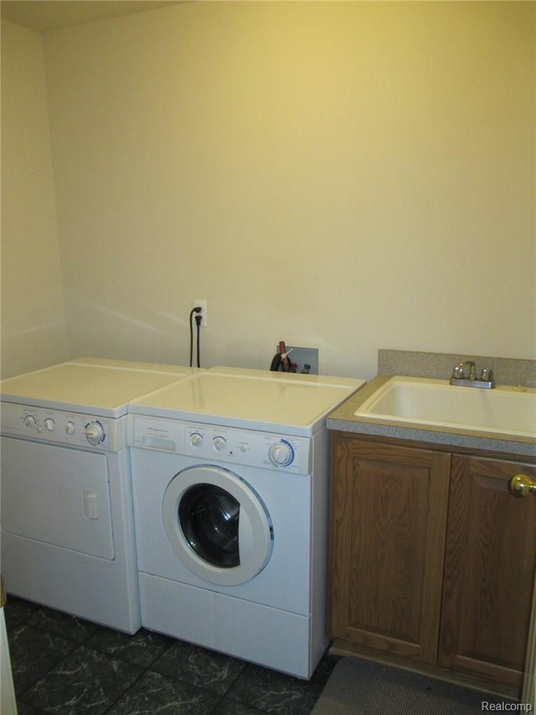 3268 Empire Drive Rochester, MI 48309 - Photo 22 of 43 IMG_7061.JPG
