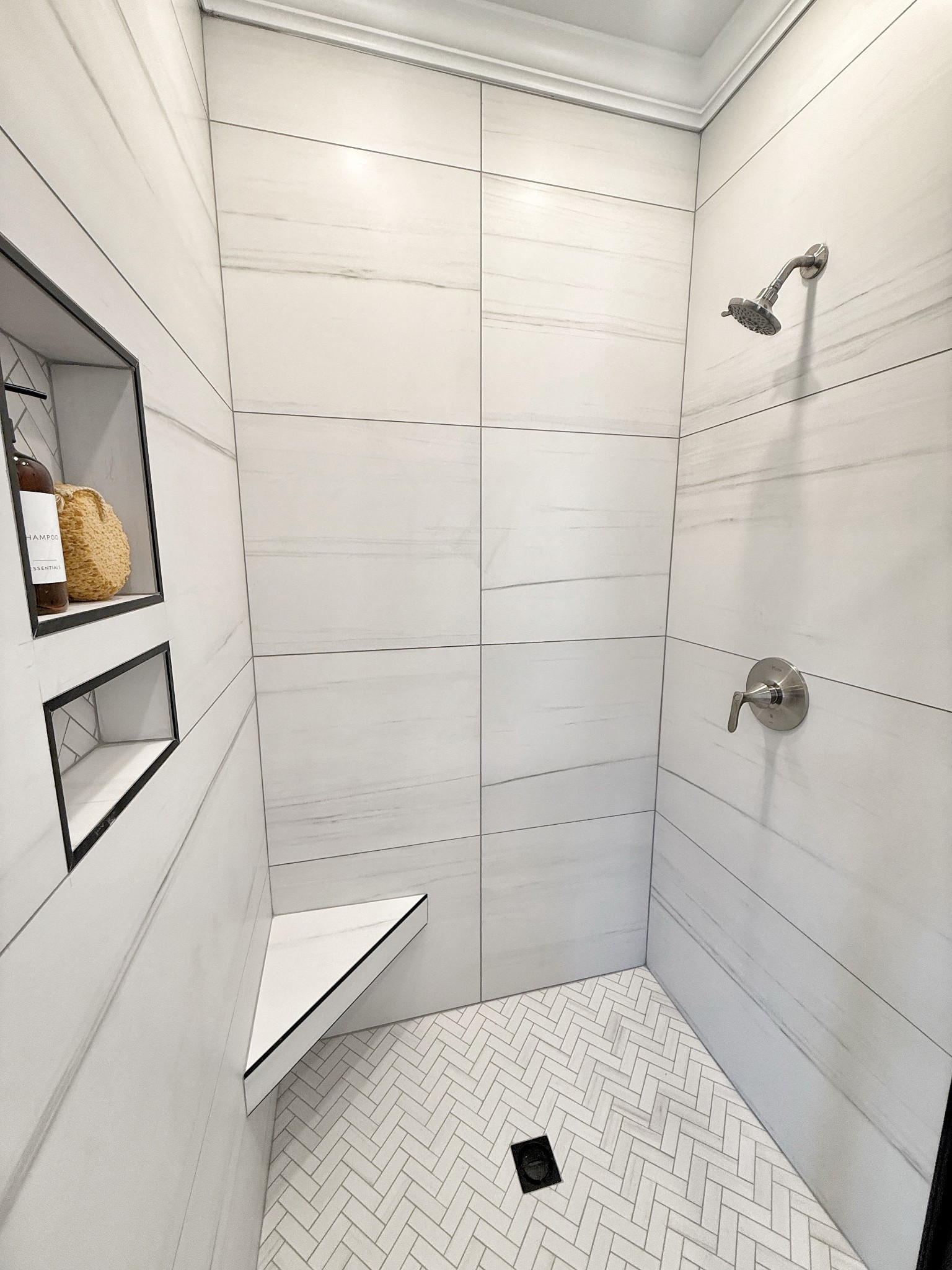 865 Burley Barn Road Clarksville, TN 37042 - Photo 23 of 44 a bathroom with a shower