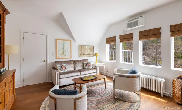 $840,000 | 38 Oliphant Avenue, Unit 6, Dobbs Ferry, NY 10522