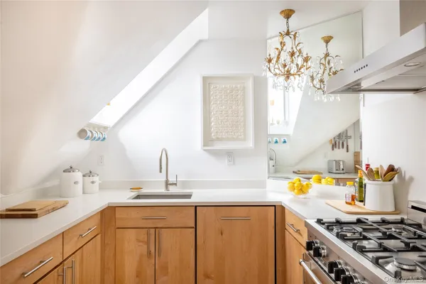 $840,000 | 38 Oliphant Avenue, Unit 6, Dobbs Ferry, NY 10522