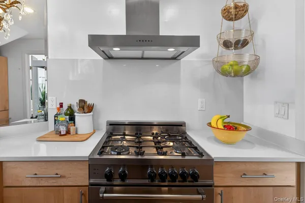 $840,000 | 38 Oliphant Avenue, Unit 6, Dobbs Ferry, NY 10522