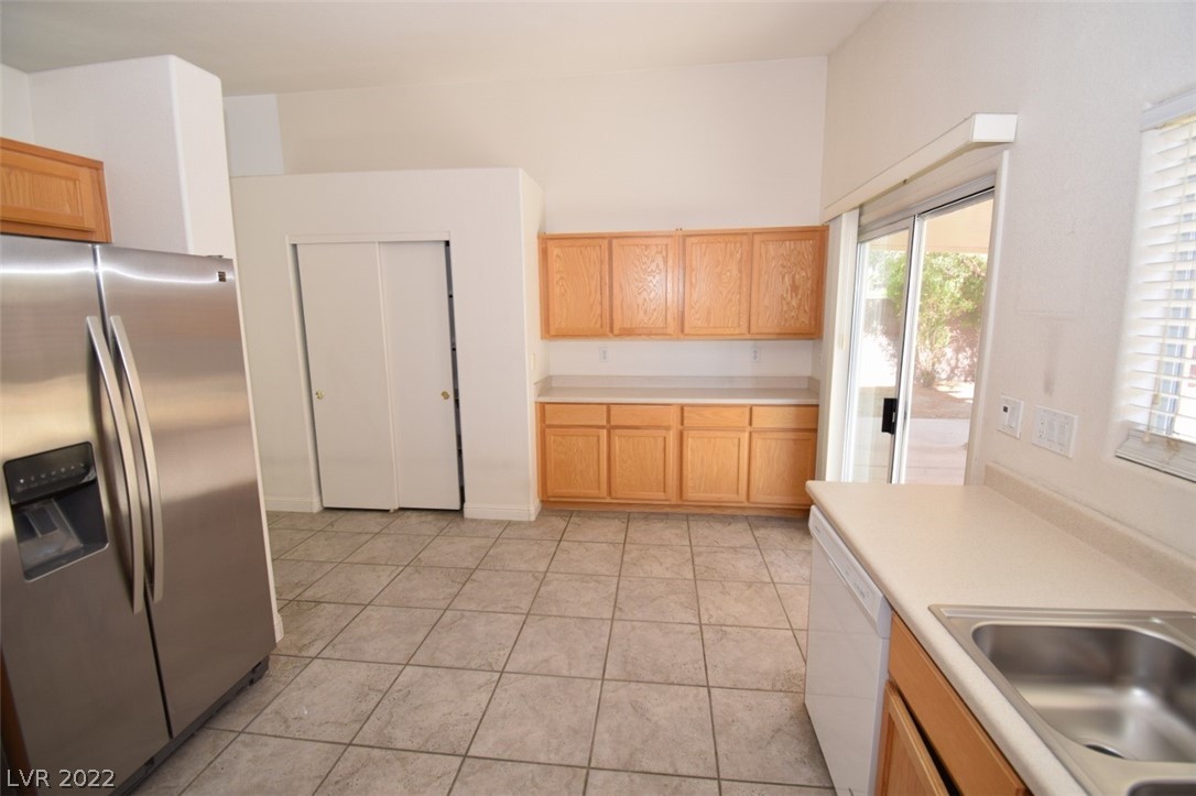 2289 Chestnut Ranch Avenue Henderson, NV 89052 - Photo 14 of 25 Gallery Image 14