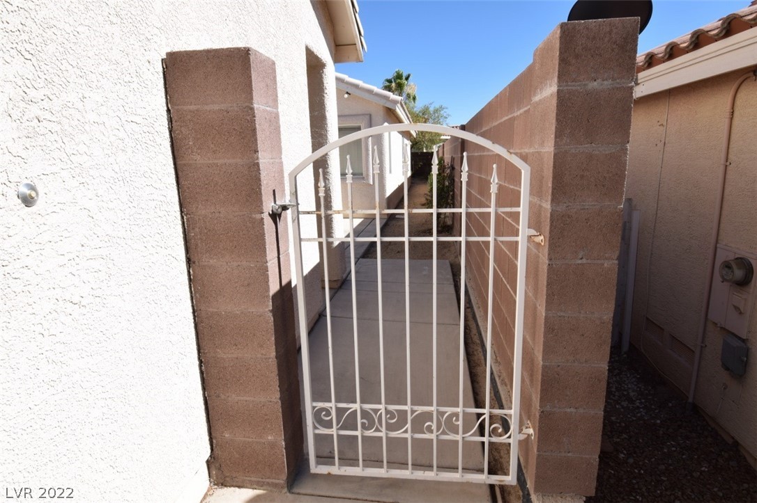 2289 Chestnut Ranch Avenue Henderson, NV 89052 - Photo 4 of 25 Gallery Image 4