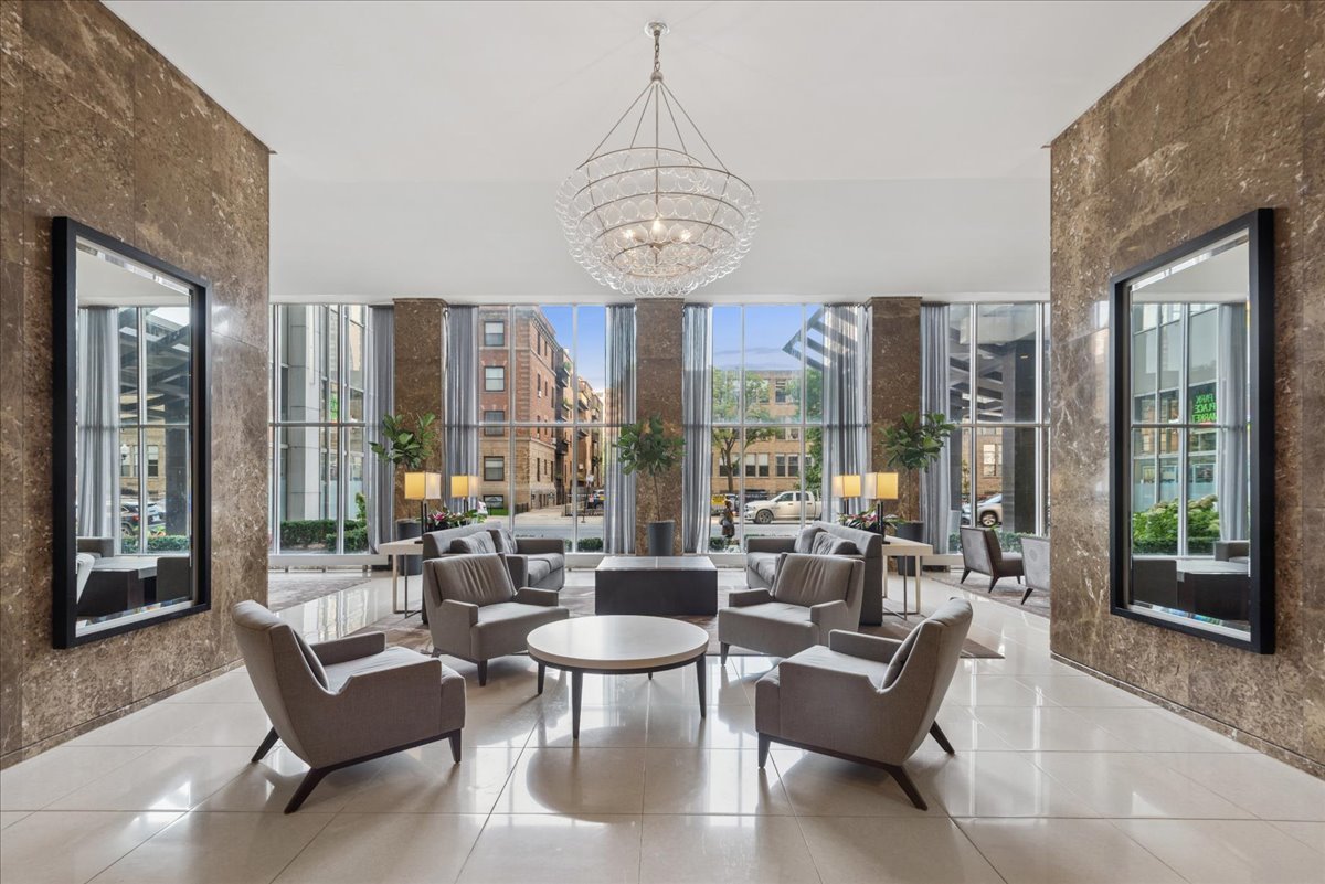 655 West Irving Park Road, Unit 4216 Chicago, IL 60613 - Photo 20 of 21 Gallery Image 20