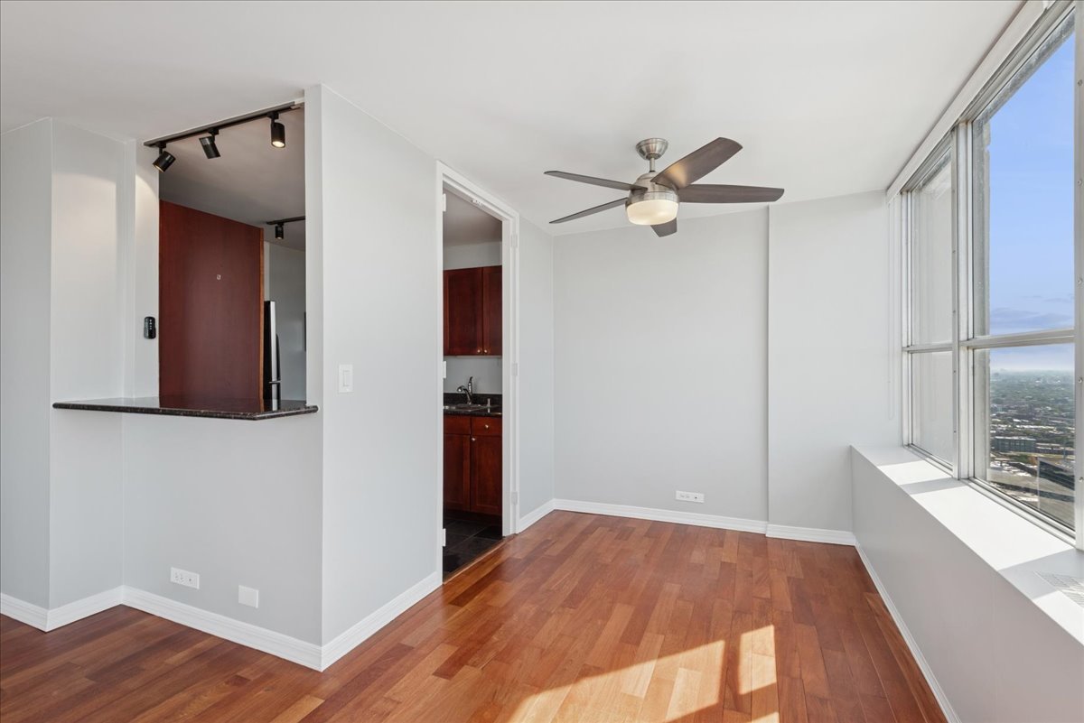 655 West Irving Park Road, Unit 4216 Chicago, IL 60613 - Photo 9 of 21 Gallery Image 9