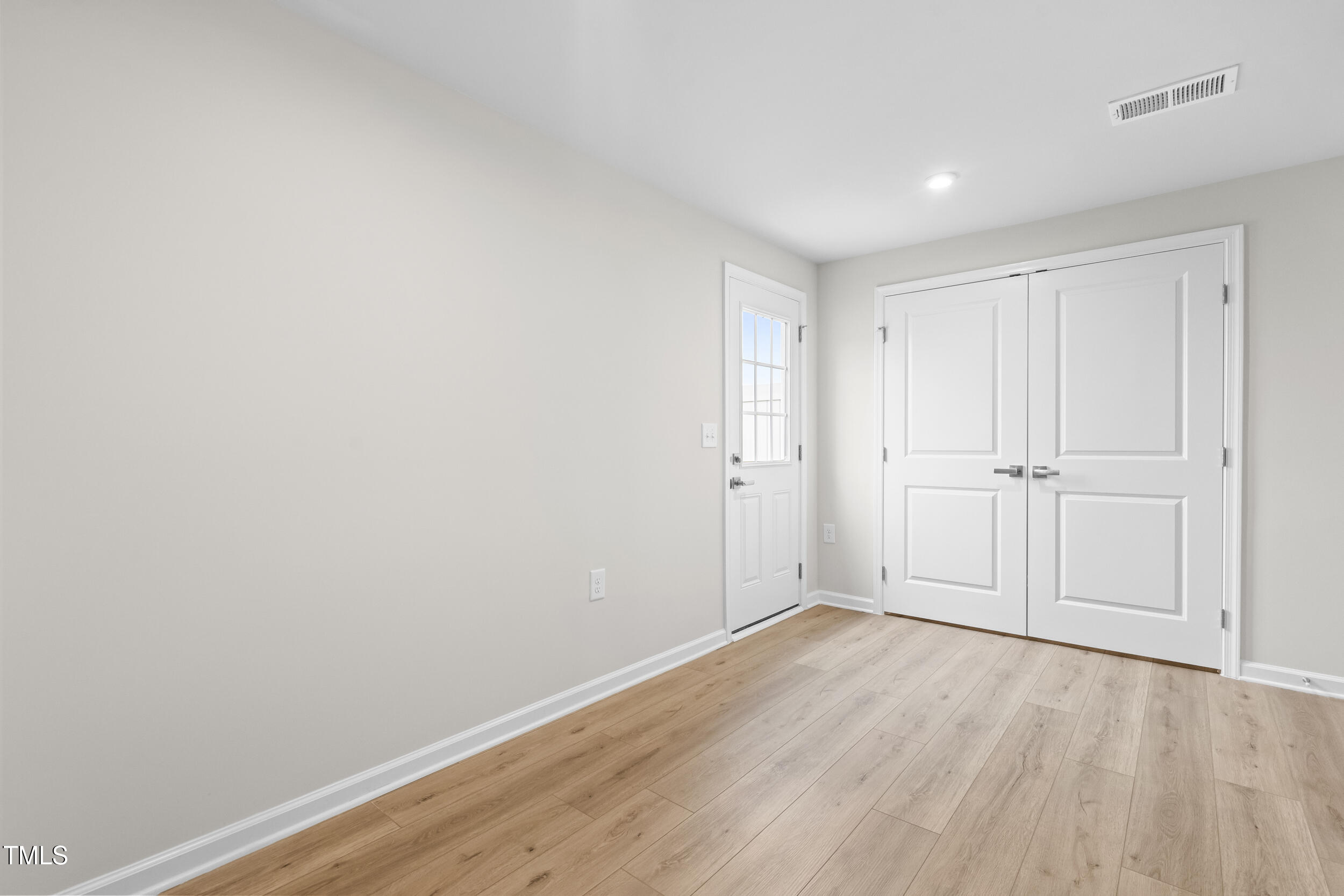 161 Sunny Acrs Road Raleigh, NC 27603 - Photo 11 of 27 5_dsc02464