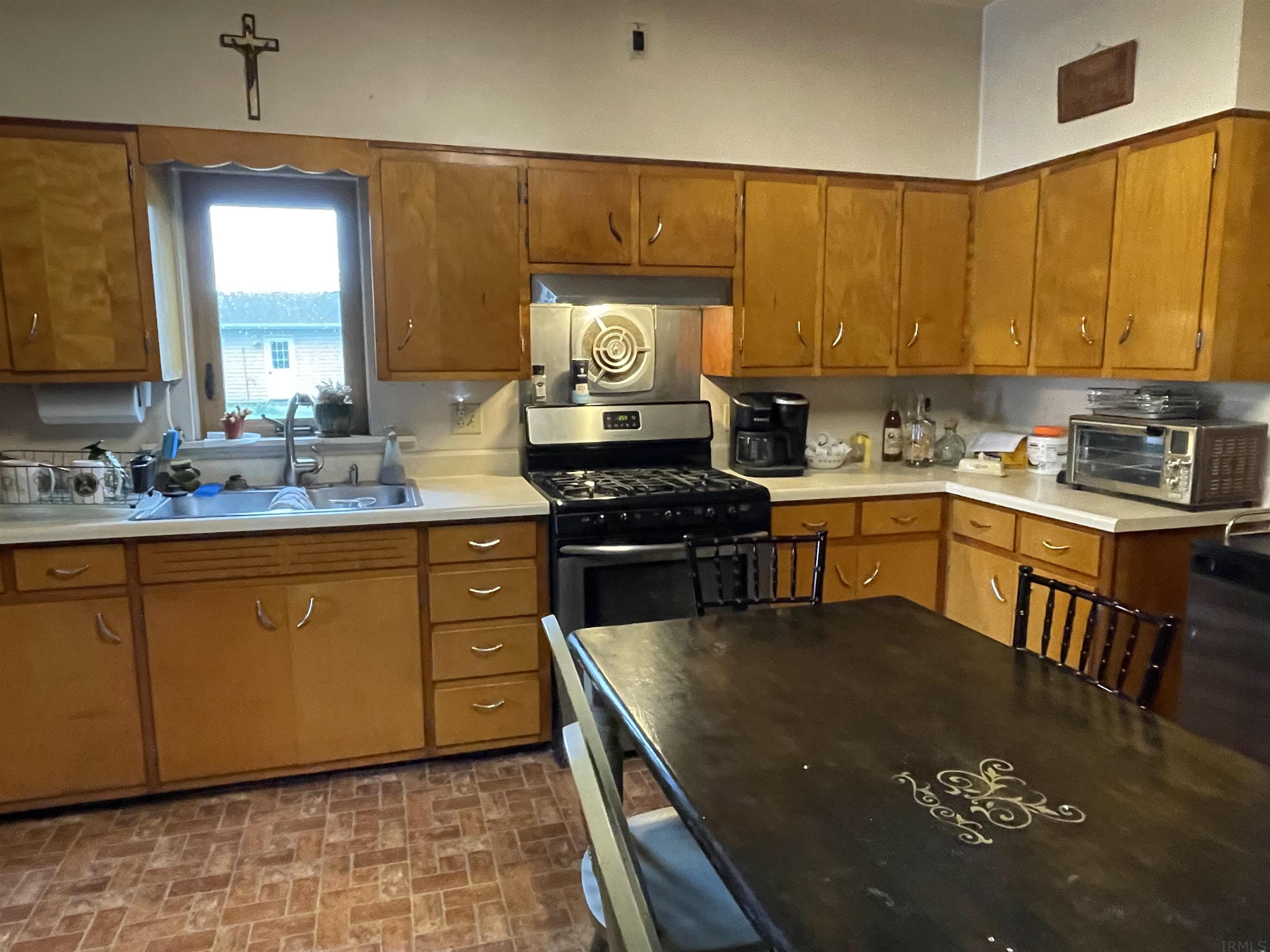 1127 West Monroe Street Decatur, IN 46733 - Photo 4 of 23