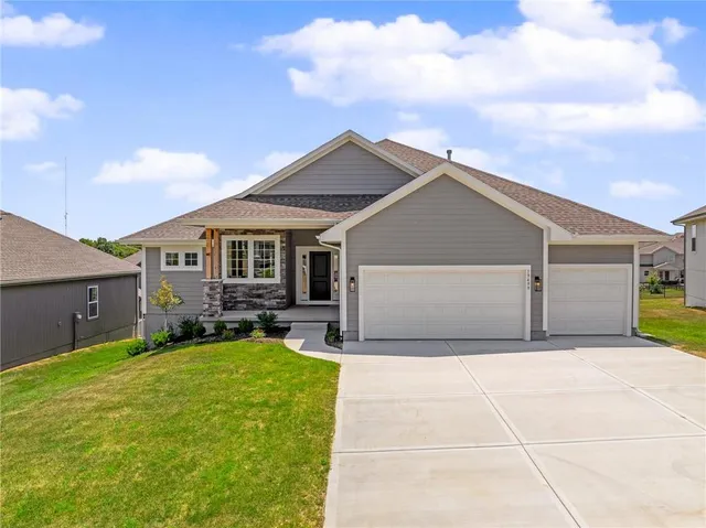 $679,950 | 19499 West 114th Terrace, Olathe, KS 66061